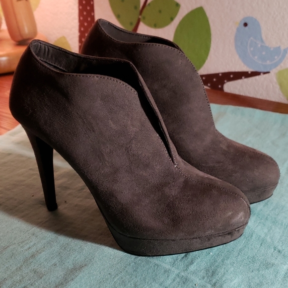 Audrey Brooke heeled boots - Picture 1 of 5